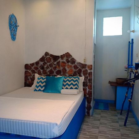 Blue Coral Homestay Karimunjawa Buitenkant foto