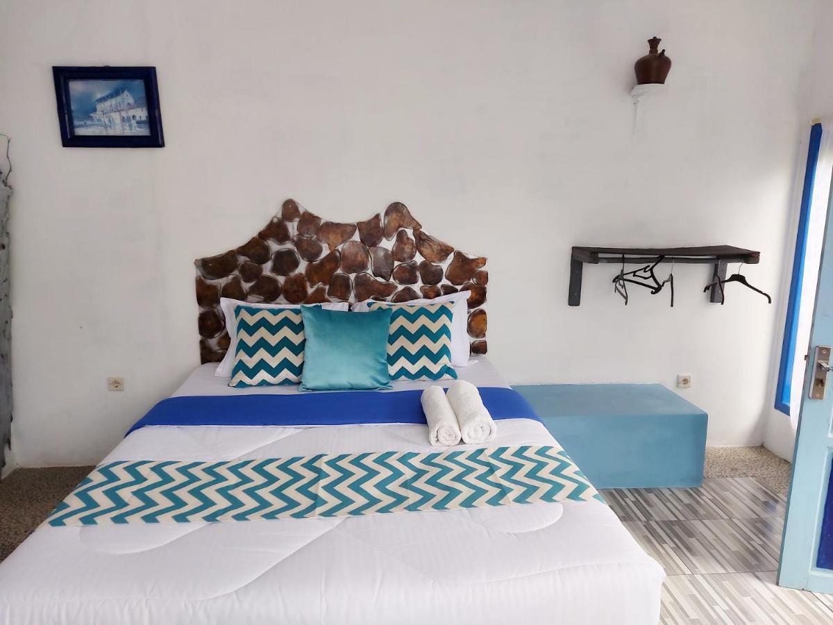 Blue Coral Homestay Karimunjawa Buitenkant foto