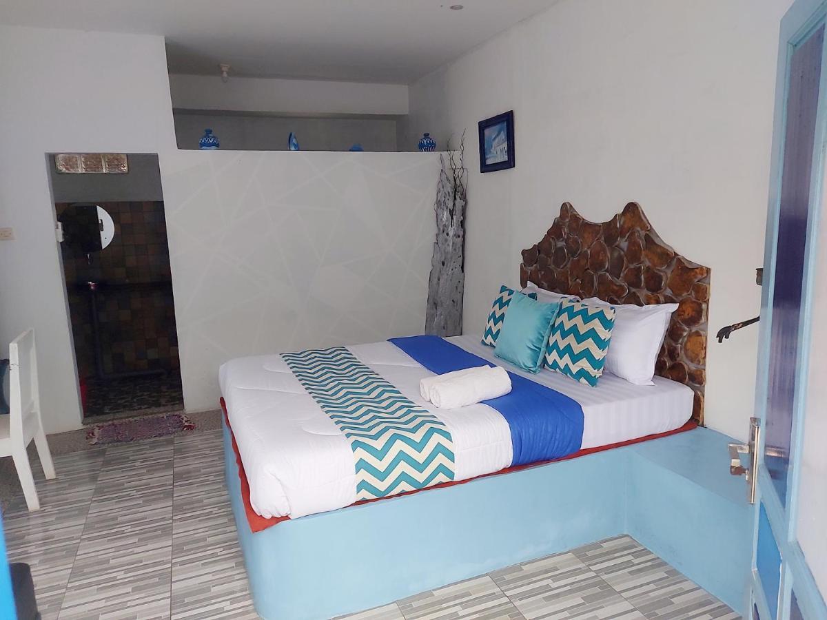 Blue Coral Homestay Karimunjawa Buitenkant foto