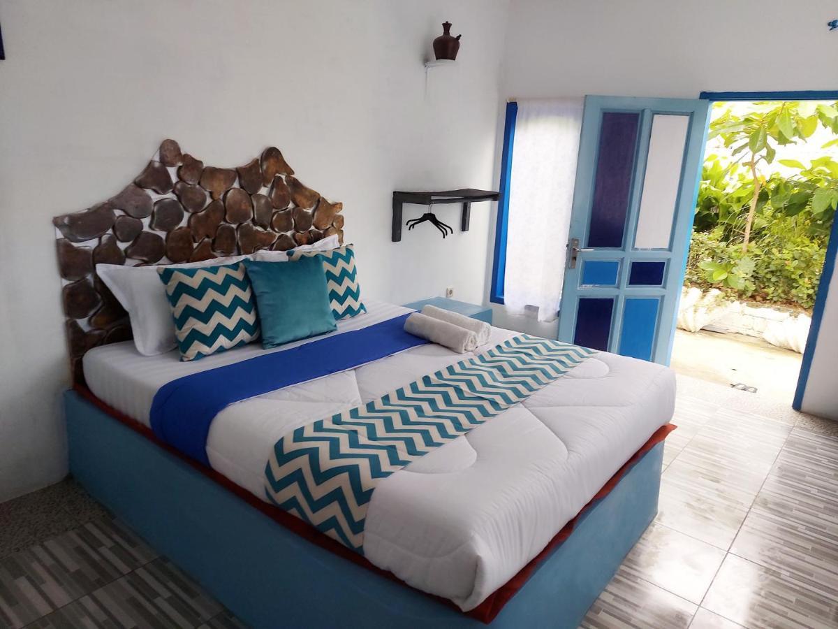 Blue Coral Homestay Karimunjawa Buitenkant foto