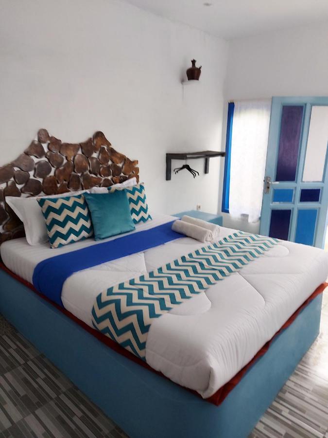 Blue Coral Homestay Karimunjawa Buitenkant foto