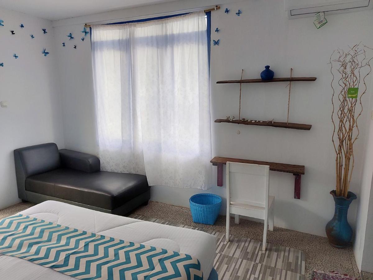 Blue Coral Homestay Karimunjawa Buitenkant foto
