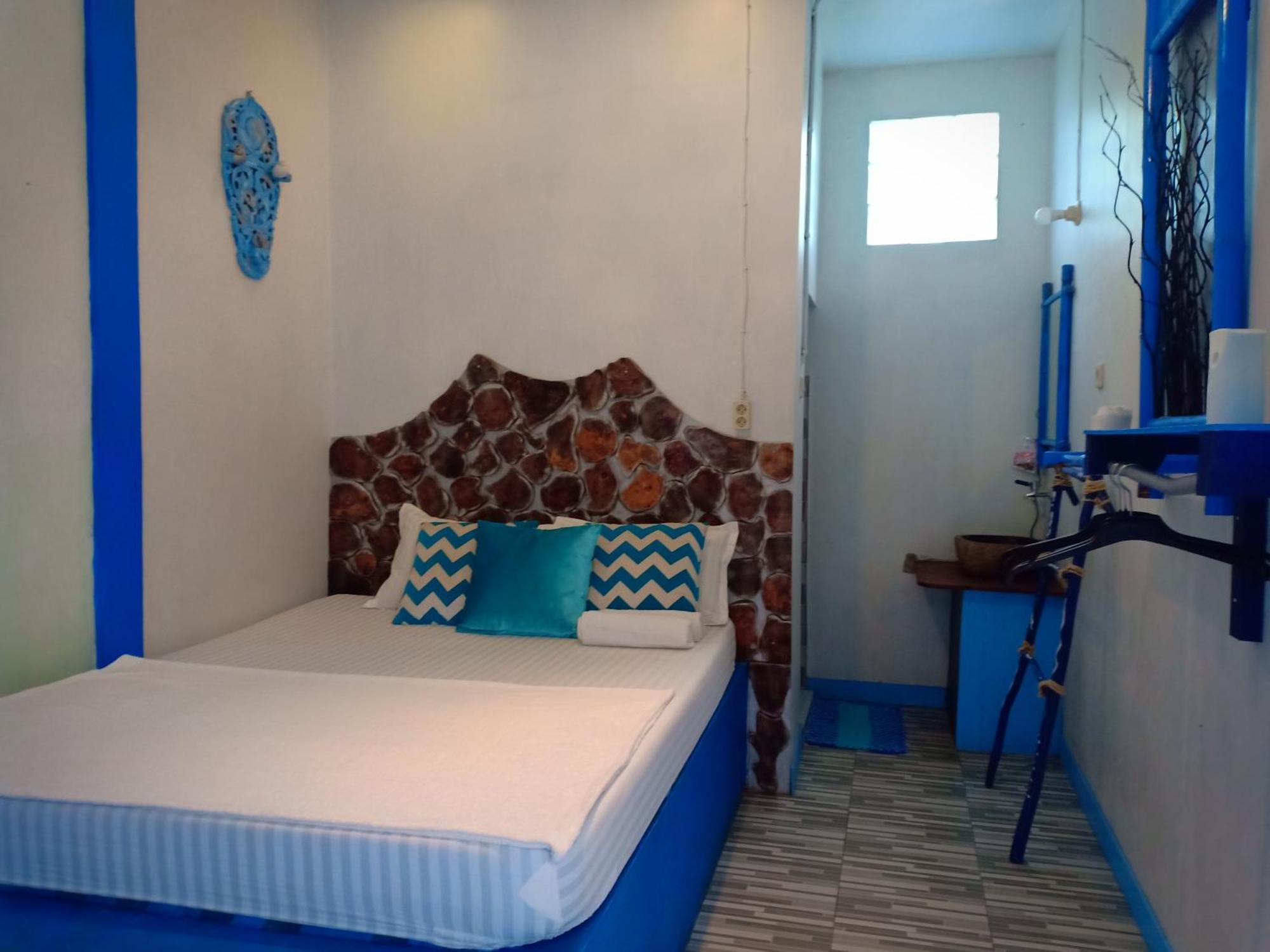 Blue Coral Homestay Karimunjawa Buitenkant foto