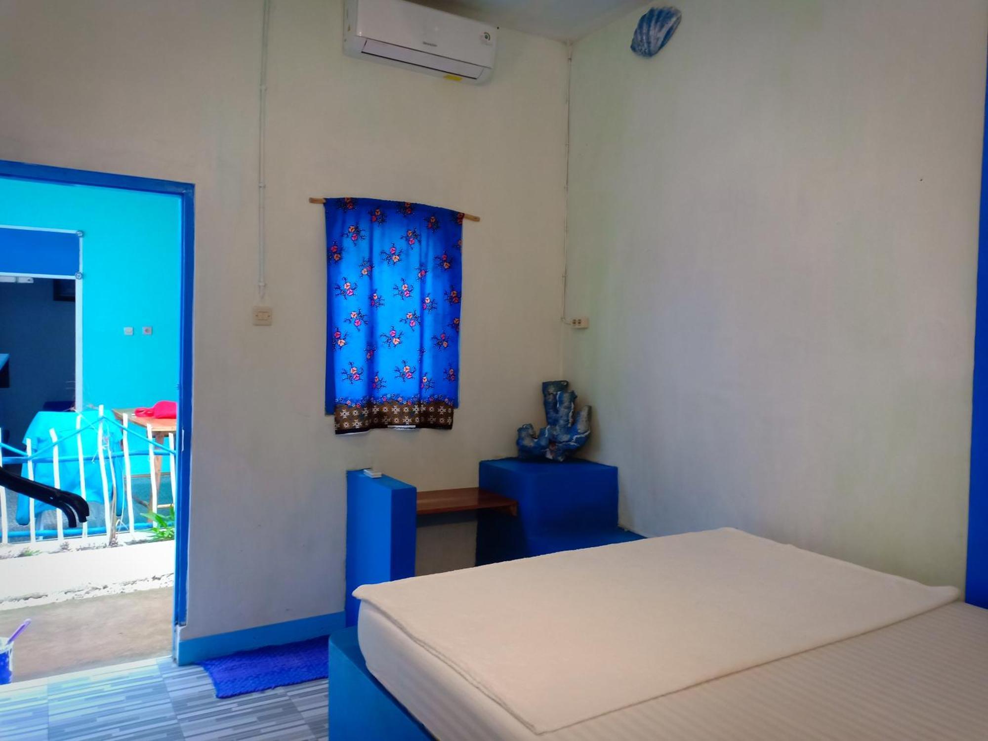 Blue Coral Homestay Karimunjawa Buitenkant foto