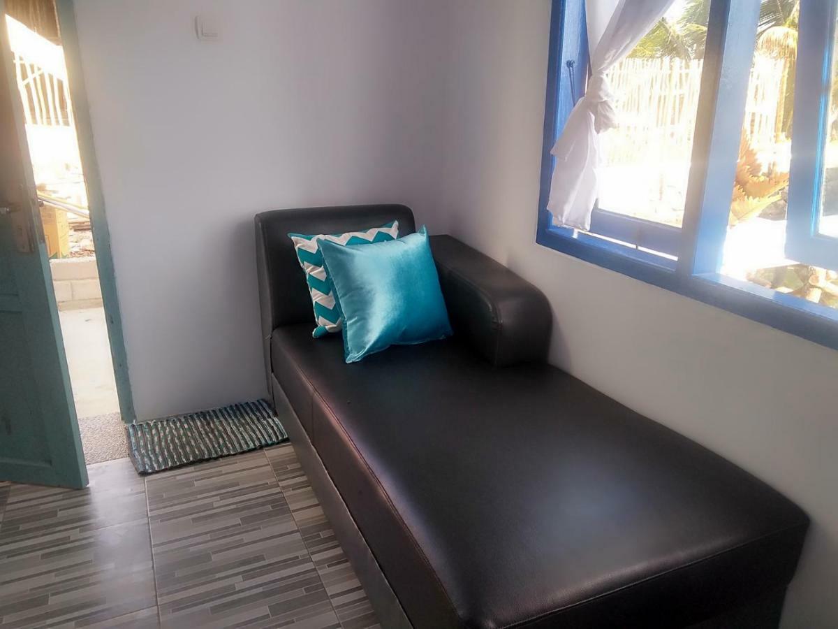 Blue Coral Homestay Karimunjawa Buitenkant foto