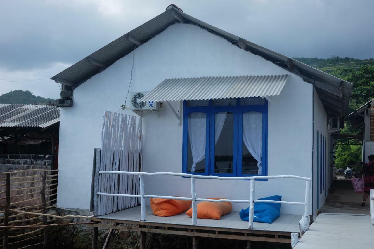 Blue Coral Homestay Karimunjawa Buitenkant foto