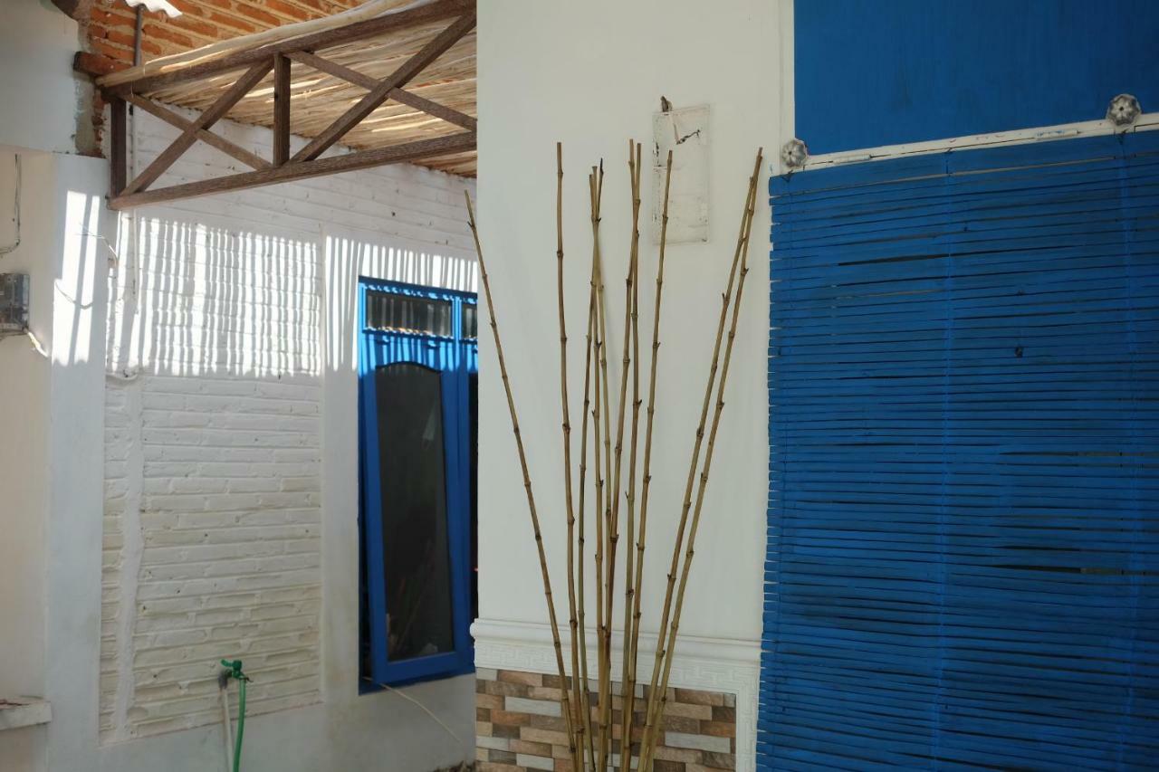 Blue Coral Homestay Karimunjawa Buitenkant foto